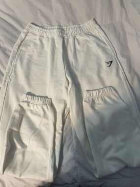 Gymshark White Jogger Pants - Comfort Fit